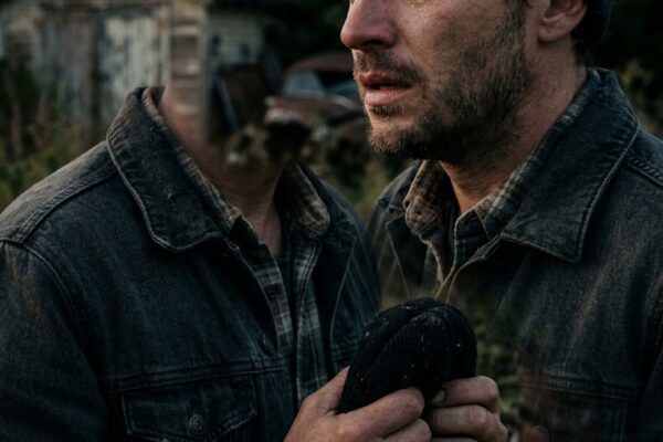 He Came Home After 12 Years in Prison to Beg for Forgiveness—What He Found Behind His Parents’ House Left the Whole Town in Shock